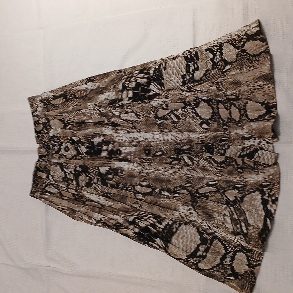 Hayden size M polyester pleated black/brown animal print skirt